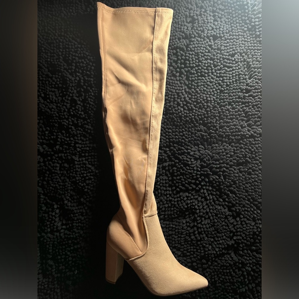 Nude/tan boot heels
